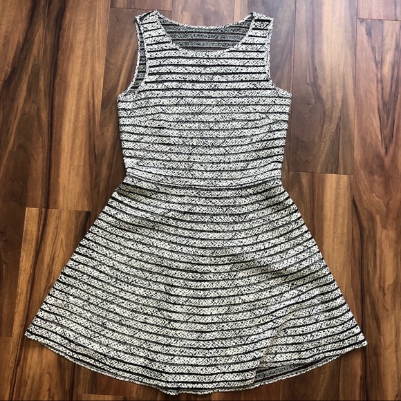 parker black and white dress